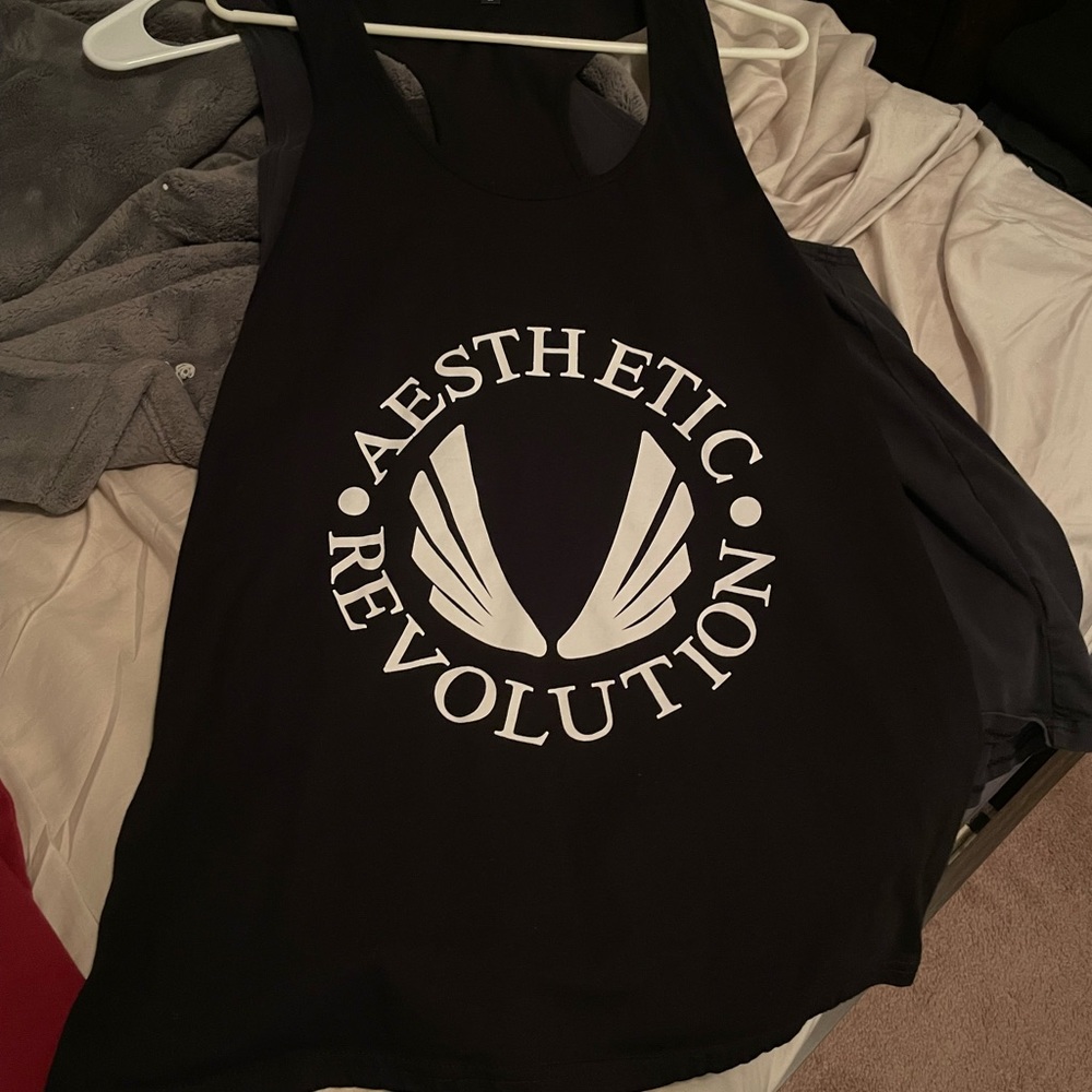 Asrv aesthetic Revolution og stringer tanks